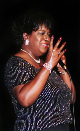 Sandra Simmons has a phenomenal voice!